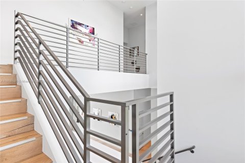 Villa ou maison à louer à Fort Lauderdale, Floride: 6 chambres, 406.91 m2 № 1878684 - photo 18