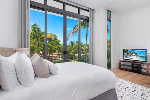 Villa ou maison à louer à Fort Lauderdale, Floride: 6 chambres, 406.91 m2 № 1878684 - photo 22