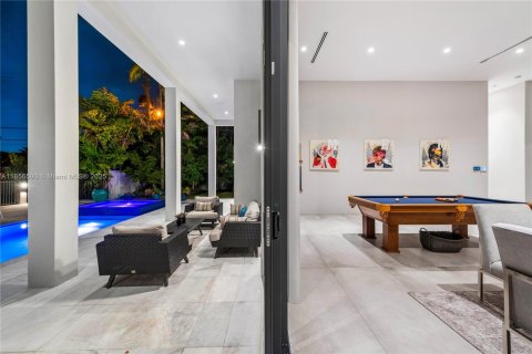 Villa ou maison à louer à Fort Lauderdale, Floride: 6 chambres, 406.91 m2 № 1878684 - photo 10