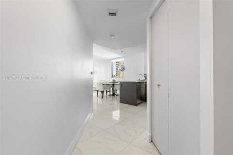 Copropriété à vendre à Miami, Floride: 2 chambres, 111.2 m2 № 1936850 - photo 9