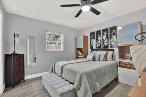 House in Tampa, Florida 4 bedrooms, 156.26 sq.m. № 1843872 - photo 10