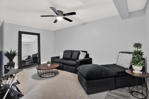 House in Tampa, Florida 4 bedrooms, 156.26 sq.m. № 1843872 - photo 7