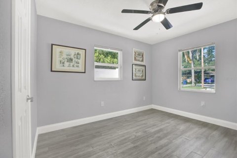 House in Tampa, Florida 4 bedrooms, 156.26 sq.m. № 1843872 - photo 18