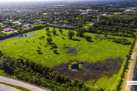 Commercial property in Southwest Ranches, Florida № 2037413