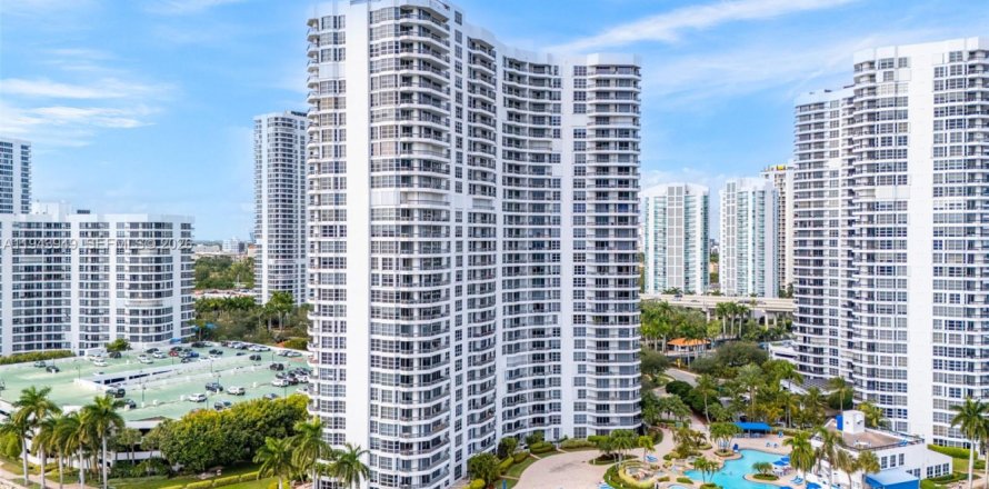 Condo in Aventura, Florida, 3 bedrooms  № 2001014
