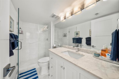 Condo in Aventura, Florida, 3 bedrooms  № 2001014 - photo 16