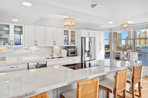 Condo in Aventura, Florida, 3 bedrooms  № 2001014 - photo 7