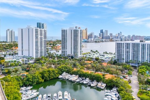 Condo in Aventura, Florida, 3 bedrooms  № 2001014 - photo 28