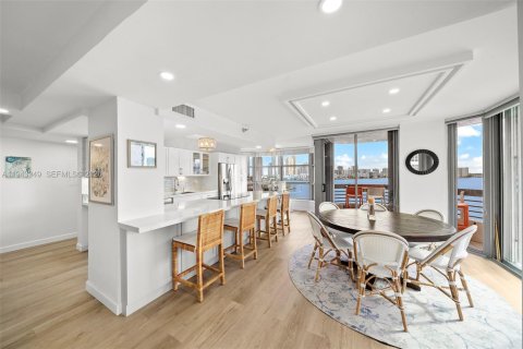 Condo in Aventura, Florida, 3 bedrooms  № 2001014 - photo 10