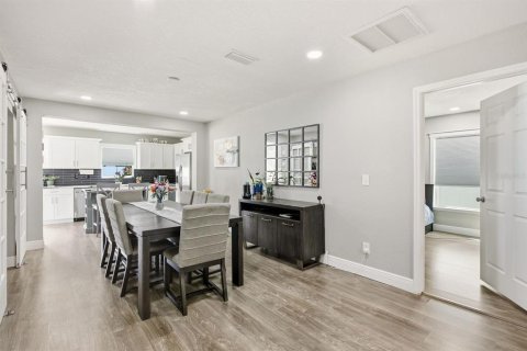 Villa ou maison à louer à Tampa, Floride: 4 chambres, 149.11 m2 № 2405431 - photo 17