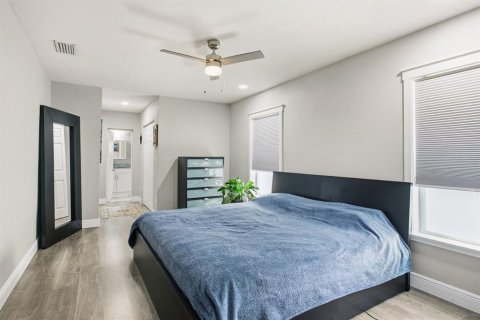 Villa ou maison à louer à Tampa, Floride: 4 chambres, 149.11 m2 № 2405431 - photo 5
