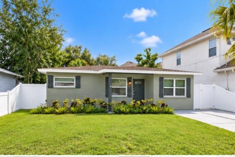 Villa ou maison à Tampa, Floride 4 chambres, 149.11 m2 № 2405431