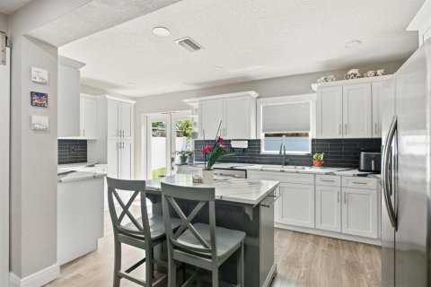 Villa ou maison à louer à Tampa, Floride: 4 chambres, 149.11 m2 № 2405431 - photo 19