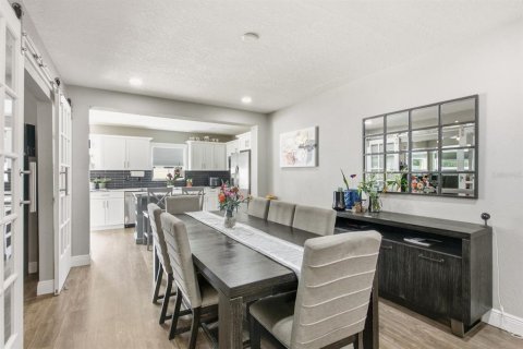 Villa ou maison à louer à Tampa, Floride: 4 chambres, 149.11 m2 № 2405431 - photo 3