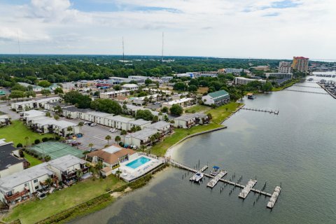 Condo in Fort Walton Beach, Florida, 2 bedrooms  № 561658 - photo 1