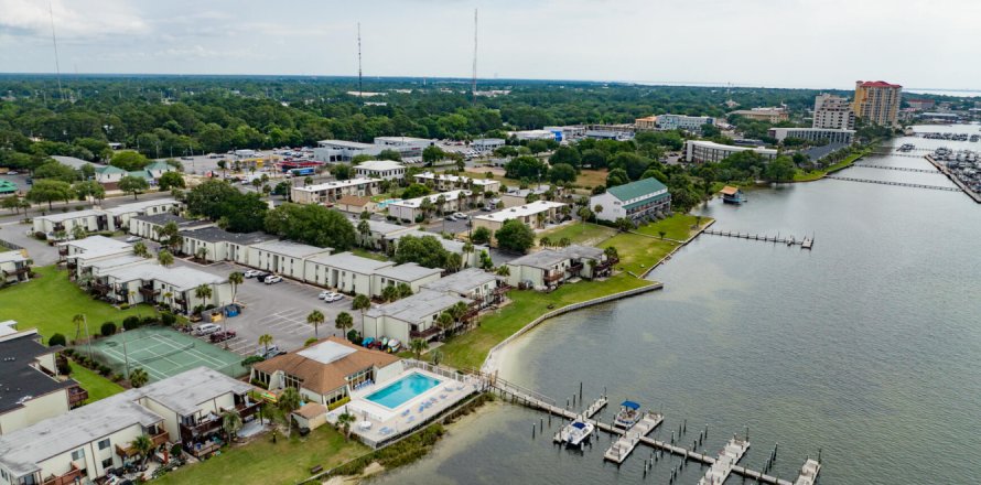 Condo in Fort Walton Beach, Florida, 2 bedrooms № 561658