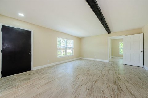 House in New Port Richey, Florida 2 bedrooms, 123.1 sq.m. № 1784862 - photo 5