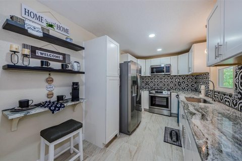 House in New Port Richey, Florida 2 bedrooms, 123.1 sq.m. № 1784862 - photo 11