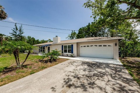House in New Port Richey, Florida 2 bedrooms, 123.1 sq.m. № 1784862 - photo 1