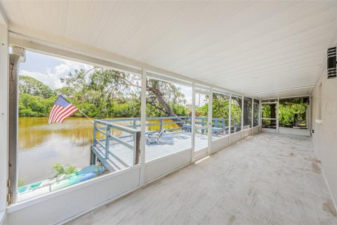 House in New Port Richey, Florida 2 bedrooms, 123.1 sq.m. № 1784862 - photo 30