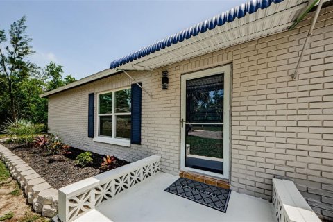 House in New Port Richey, Florida 2 bedrooms, 123.1 sq.m. № 1784862 - photo 4