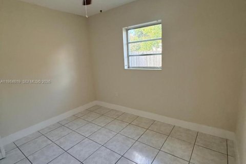 Купить виллу или дом в Хомстед, Флорида 4 спальни, 107.4м2, № 2048433 - фото 29