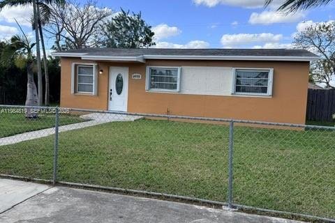 Купить виллу или дом в Хомстед, Флорида 4 спальни, 107.4м2, № 2048433 - фото 7