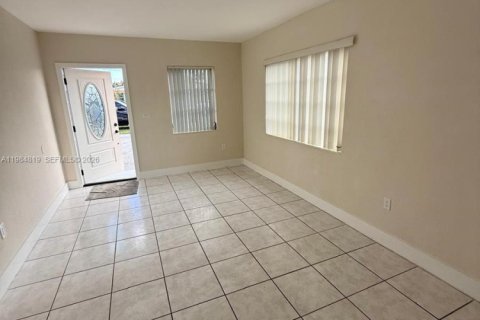 Купить виллу или дом в Хомстед, Флорида 4 спальни, 107.4м2, № 2048433 - фото 24