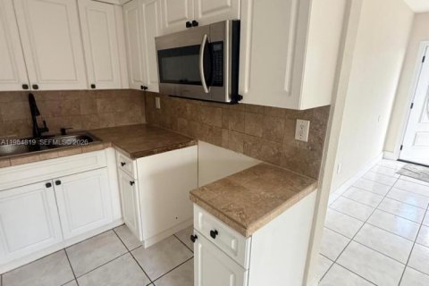 Купить виллу или дом в Хомстед, Флорида 4 спальни, 107.4м2, № 2048433 - фото 22