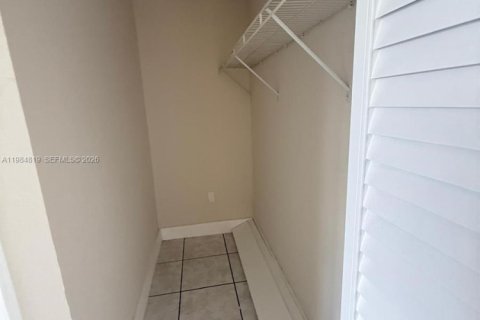 Купить виллу или дом в Хомстед, Флорида 4 спальни, 107.4м2, № 2048433 - фото 16