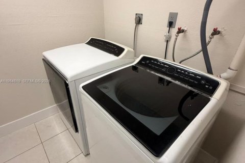 Купить виллу или дом в Хомстед, Флорида 4 спальни, 107.4м2, № 2048433 - фото 19