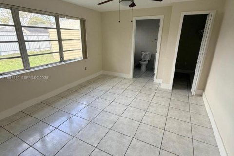 Купить виллу или дом в Хомстед, Флорида 4 спальни, 107.4м2, № 2048433 - фото 17