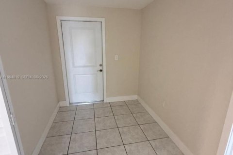 Купить виллу или дом в Хомстед, Флорида 4 спальни, 107.4м2, № 2048433 - фото 18