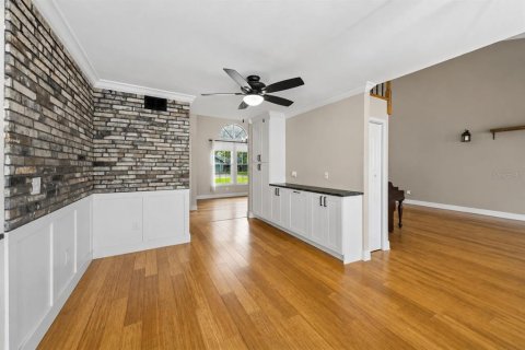 House in Orlando, Florida 4 bedrooms, 219.99 sq.m. № 2291109 - photo 14