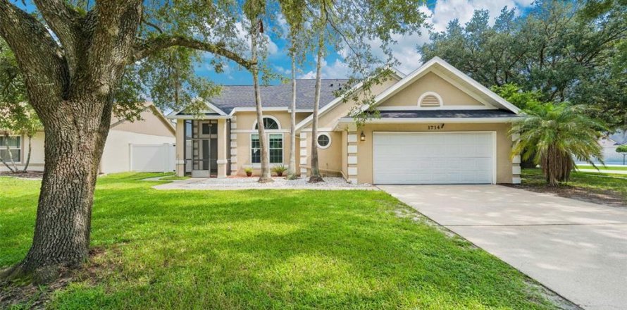House in Orlando, Florida 4 bedrooms, 219.99 sq.m. № 2291109