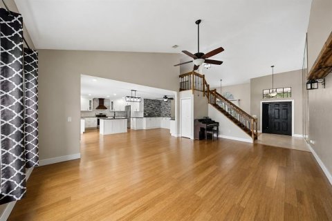 House in Orlando, Florida 4 bedrooms, 219.99 sq.m. № 2291109 - photo 18