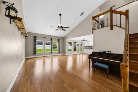 House in Orlando, Florida 4 bedrooms, 219.99 sq.m. № 2291109 - photo 13