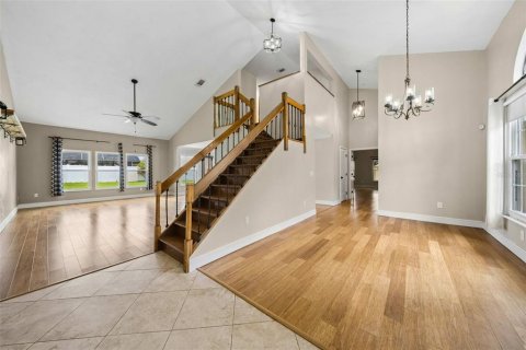 House in Orlando, Florida 4 bedrooms, 219.99 sq.m. № 2291109 - photo 11