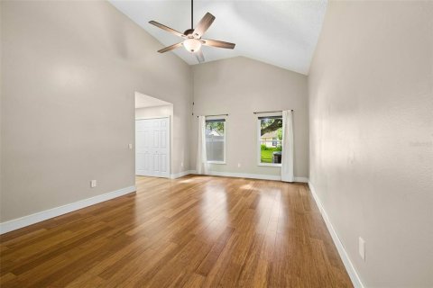 House in Orlando, Florida 4 bedrooms, 219.99 sq.m. № 2291109 - photo 20