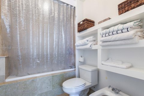 Condominio en alquiler en Miami Beach, Florida, 1 dormitorio, 87.33 m2 № 2062404 - foto 13