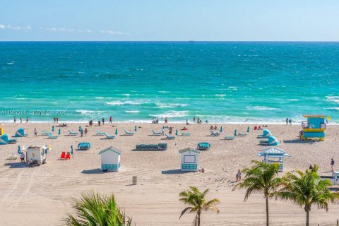 Condominio en alquiler en Miami Beach, Florida, 1 dormitorio, 87.33 m2 № 2062404 - foto 27