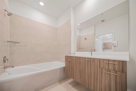 Copropriété à vendre à Doral, Floride: 1 chambre, 68.56 m2 № 1828717 - photo 6