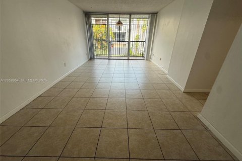 Copropriété à louer à Miami, Floride: 2 chambres, 83.61 m2 № 2168799 - photo 3