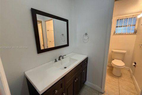 Copropriété à louer à Miami, Floride: 2 chambres, 83.61 m2 № 2168799 - photo 5
