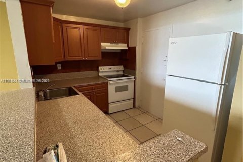 Copropriété à louer à Miami, Floride: 3 chambres, 118.36 m2 № 1860922 - photo 12