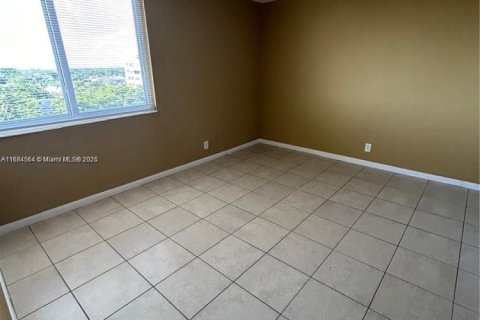 Copropriété à louer à Miami, Floride: 3 chambres, 118.36 m2 № 1860922 - photo 8