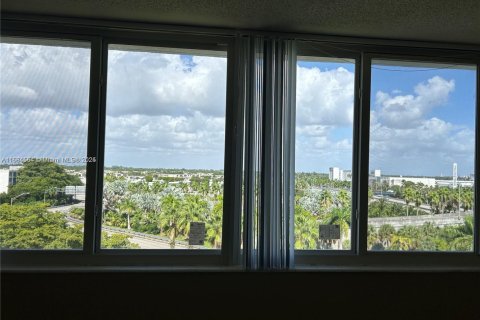 Copropriété à louer à Miami, Floride: 3 chambres, 118.36 m2 № 1860922 - photo 4