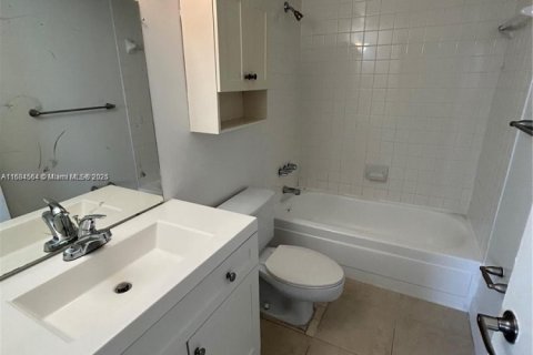 Copropriété à louer à Miami, Floride: 3 chambres, 118.36 m2 № 1860922 - photo 6