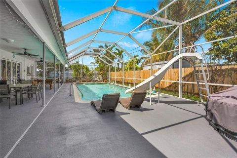 House in Cutler Bay, Florida 3 bedrooms, 120.49 sq.m. № 2043218 - photo 8