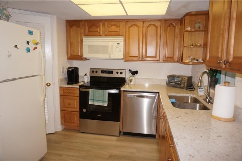 Condo in Port Charlotte, Florida, 2 bedrooms  № 1338710 - photo 10